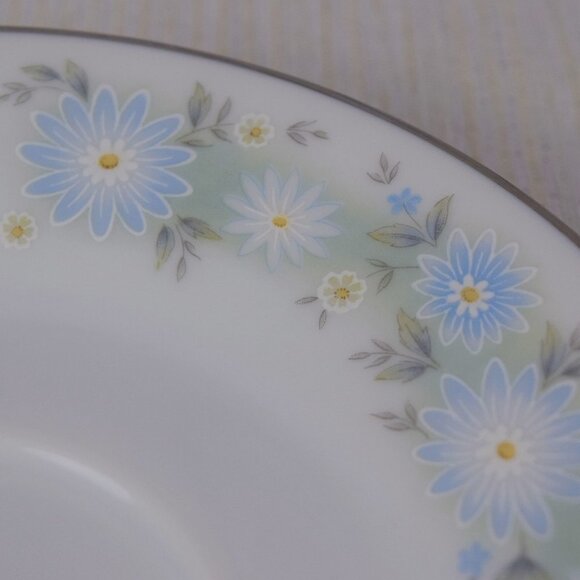Noritake Blue Charm Flowers Platinum Saucers 4-Set - Picture 7 of 8